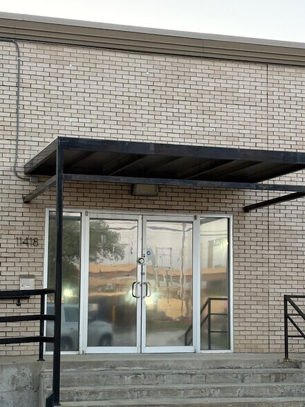 More Photos Of 11418 Reeder Rd, Dallas Warehouse For Lease