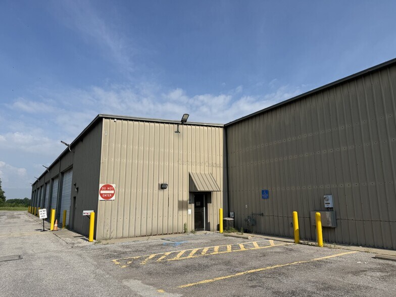 More Photos Of 820 Carpenter Rd, Defiance Distribution For Sale