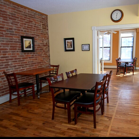 More Photos Of 729-733 7th St E, Saint Paul Storefront Retail Residential For Lease