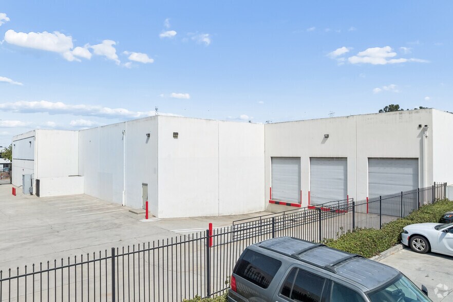 More Photos Of 4800 LittleJohn St, Baldwin Park Warehouse For Lease