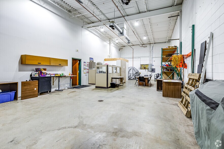 More Photos Of 3276 Fanum Rd, Vadnais Heights Service For Lease