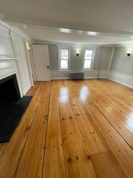 More Photos Of 3 Portsmouth Ave, Exeter General Retail For Lease