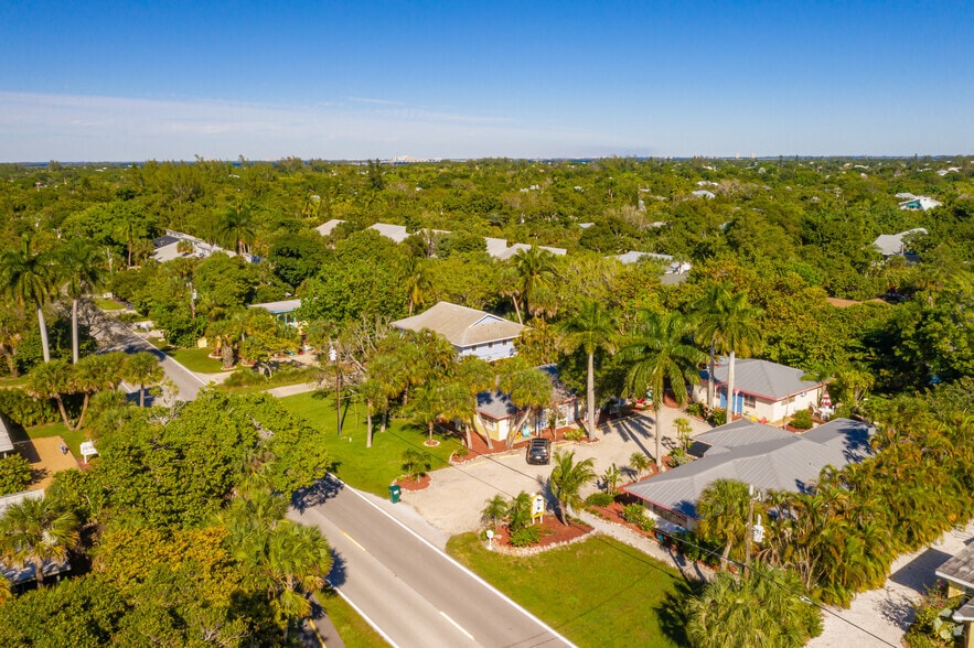 More Photos Of 706 Donax St, Sanibel Hotel For Sale