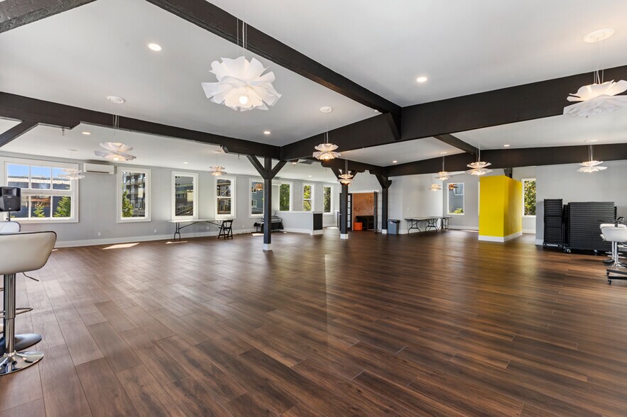 More Photos Of 1607 Dexter Ave N, Seattle Office For Lease