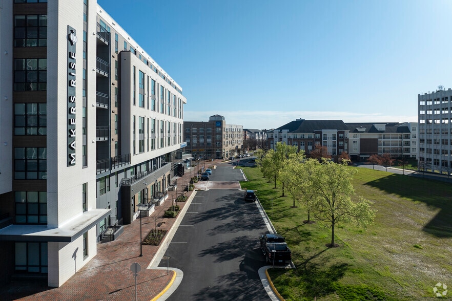 More Photos Of 2311 Dulles Station Blvd, Herndon Apartments For Lease