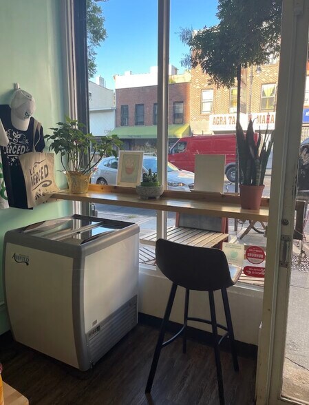More Photos Of 1008 Manhattan Ave, Brooklyn Storefront Retail Residential For Lease