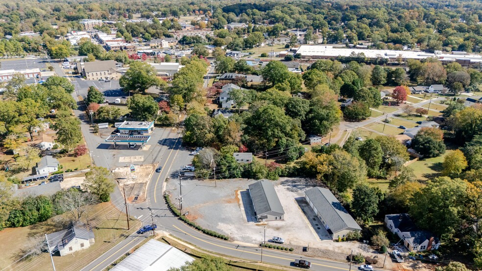 More Photos Of 201 Spratt St, Fort Mill Light Distribution For Lease