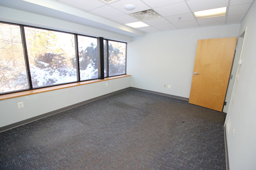 More Photos Of 731 Wambold Rd, Souderton Warehouse For Lease