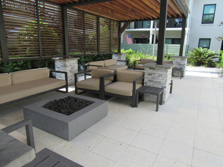 More Photos Of 115 S Lois Ave, Tampa Multifamily For Sale