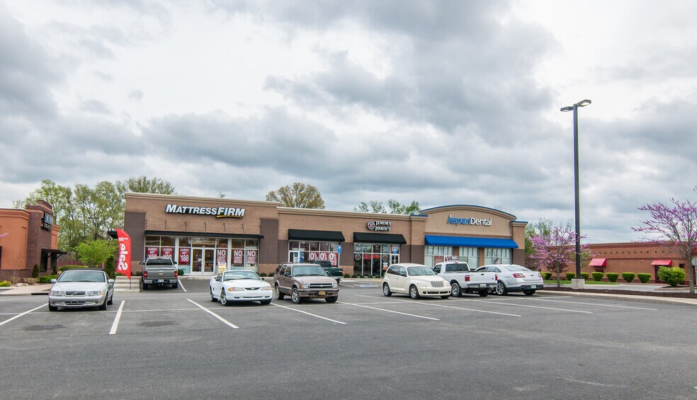 More Photos Of 1007 Nashville Pike, Gallatin Storefront Retail Office For Sale