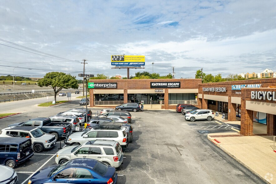 More Photos Of 9951-9999 W Interstate 10, San Antonio General Retail For Lease