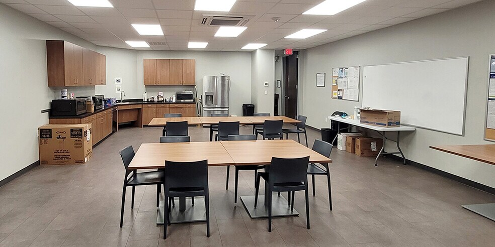 More Photos Of 2445 Peyton Rd, Houston Warehouse For Lease