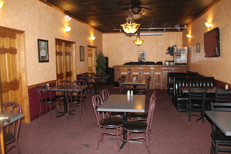 More Photos Of 509 S Illinois Ave, Carbondale Restaurant For Sale