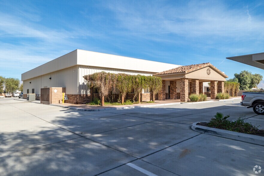 More Photos Of 78886 Avenue 41, Bermuda Dunes Service For Lease