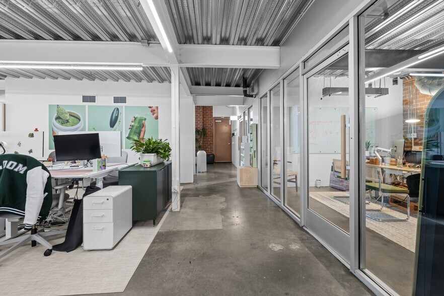 More Photos Of 523 Victoria Ave, Venice Loft Creative Space For Lease