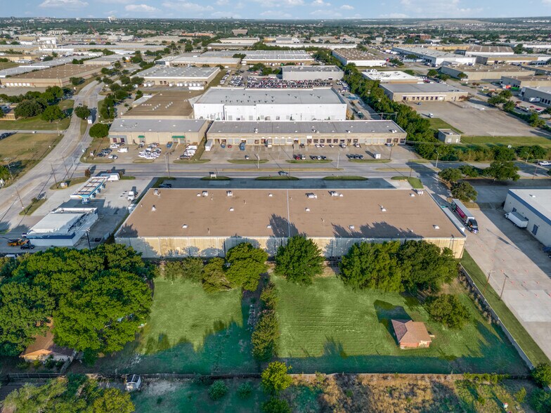 More Photos Of 1922-1938 N Great Southwest Pky, Grand Prairie Distribution For Lease