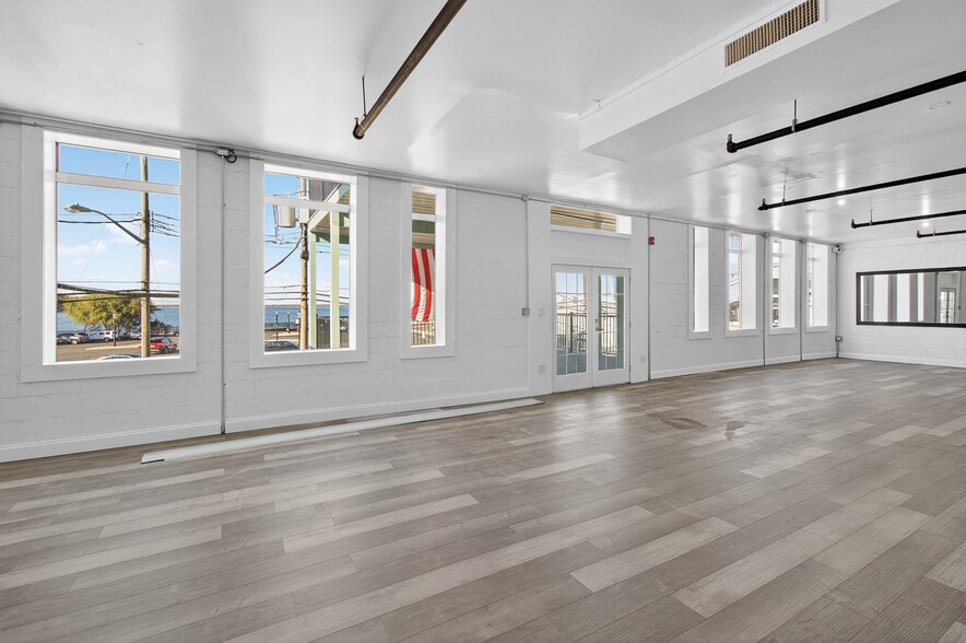 More Photos Of 17 W Front St, Keyport General Retail For Lease