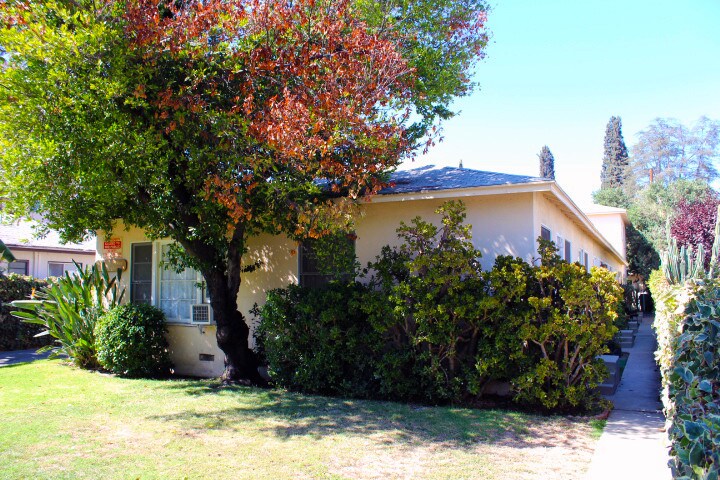 More Photos Of 14121-14123 1/2 Sylvan St, Van Nuys Apartments For Sale