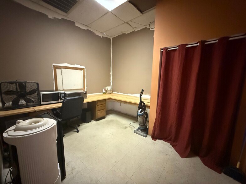 More Photos Of 605-619 S Main St, De Forest Unknown For Lease