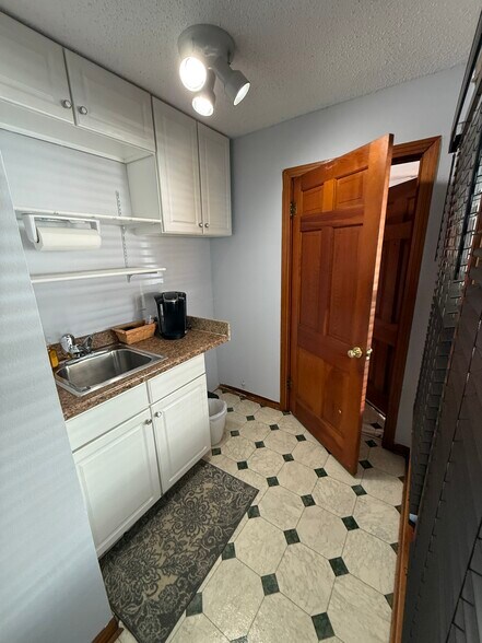 More Photos Of 513 S Tennessee St, McKinney Office For Sale