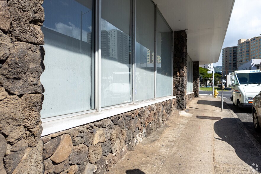 More Photos Of 1481 S King St, Honolulu Loft Creative Space For Lease