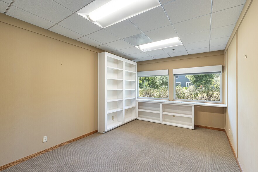 More Photos Of 1101 Vintage Ave, Saint Helena Office For Sale