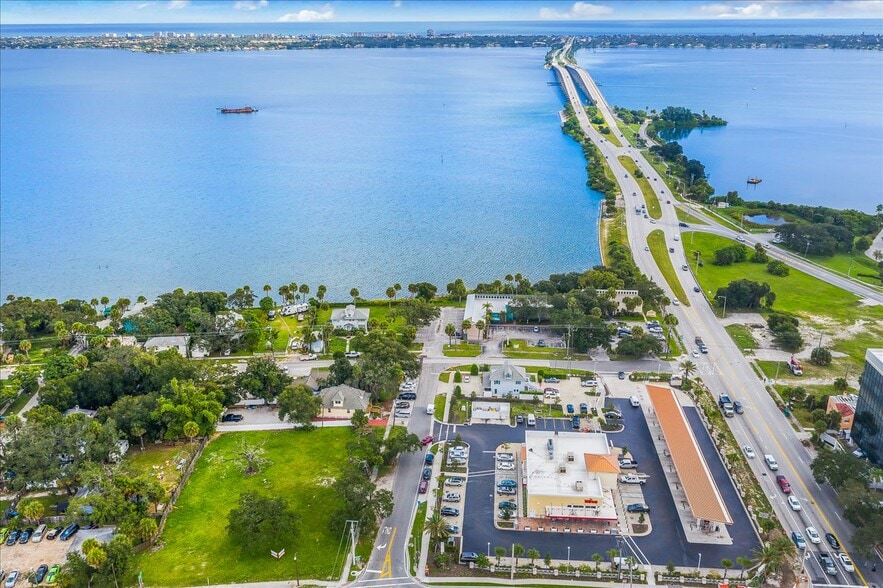 More Photos Of 1811 Riverview Dr, Melbourne Office Residential For Sale