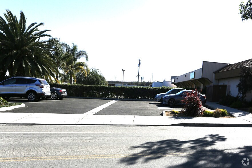 More Photos Of 6050 Seahawk St, Ventura Office For Lease