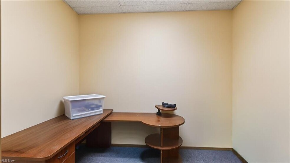 More Photos Of 3060 Gale Ave, Hubbard Warehouse For Sale