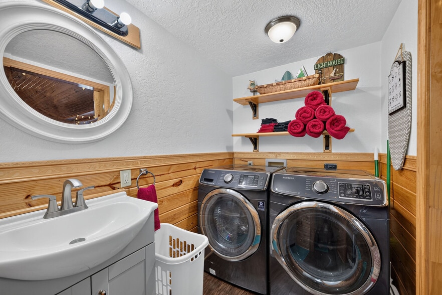 More Photos Of 64487 E 254 Loop, Grove Specialty For Sale