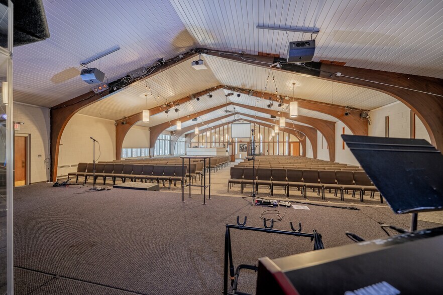 More Photos Of 1331 High Ave, Oshkosh Religious Facility For Sale