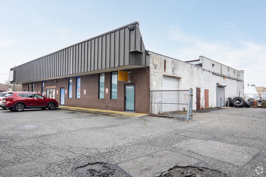 More Photos Of 1870 Rt-112, Medford Freestanding For Sale