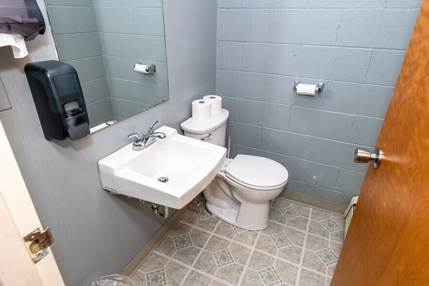 More Photos Of 4445 Wilmington Pike, Dayton Religious Facility For Sale