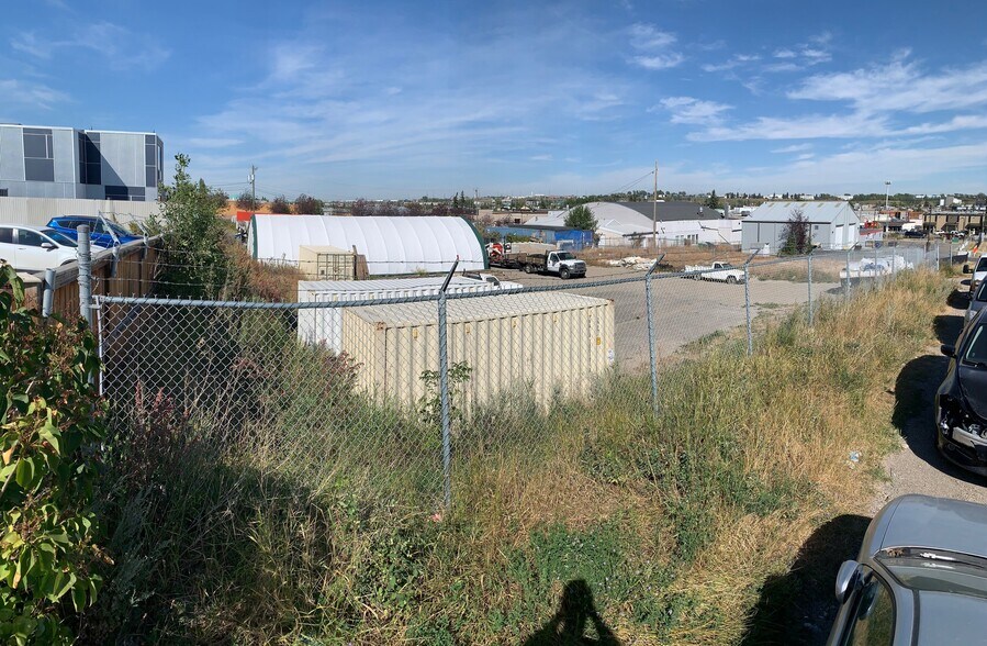 More Photos Of 412 36 Ave, Calgary Land For Sale