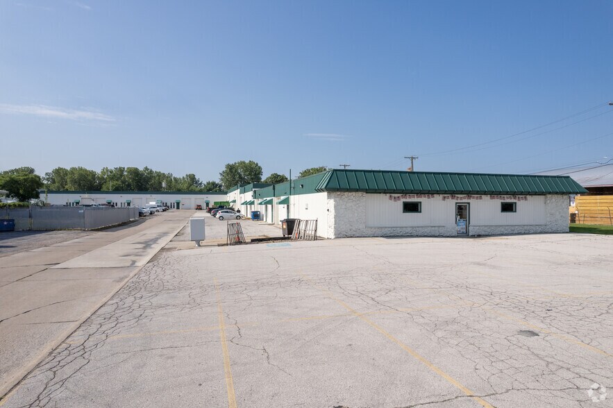 Primary Photo Of 720 Illinois Ave, Maumee Warehouse For Lease
