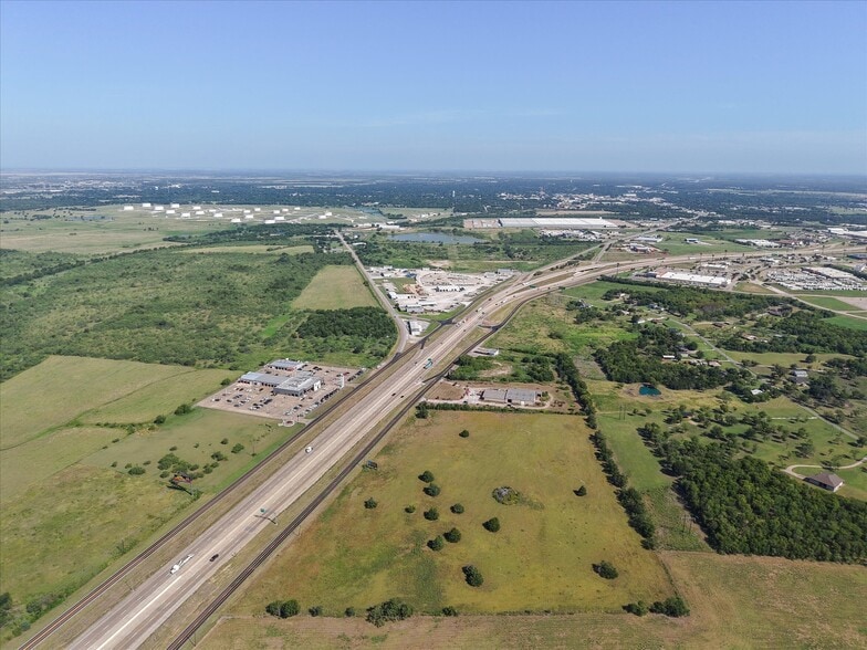 More Photos Of 3151 Int 45 E hwy, Corsicana Warehouse For Sale