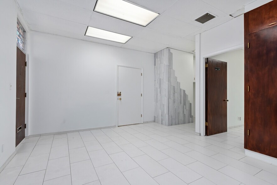 More Photos Of 2330 S Main St, Salt Lake City Office For Lease