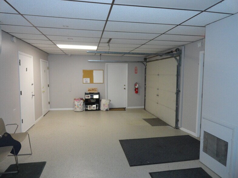 More Photos Of 3552-3556 Avon St, Hartland Medical For Sale