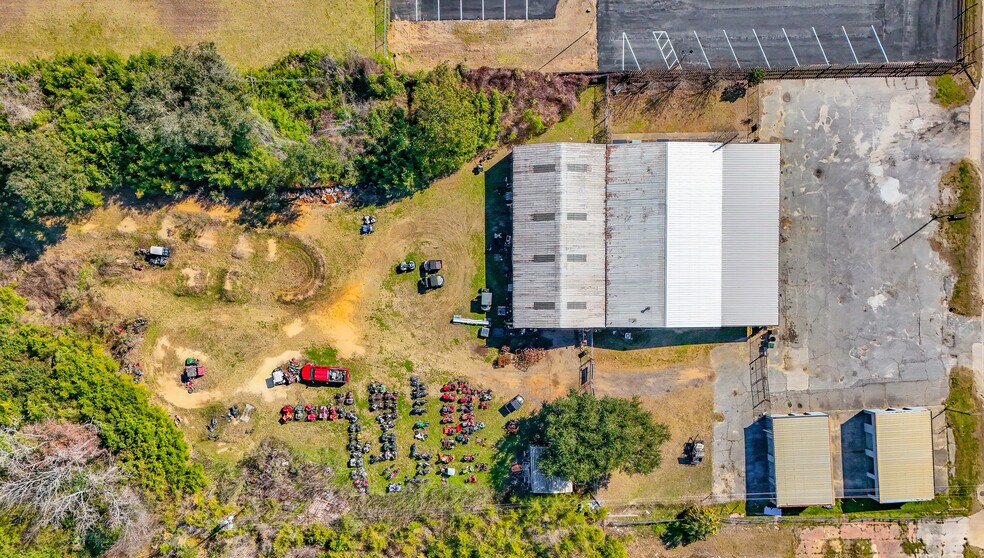 More Photos Of 1204 Dothan Rd, Bainbridge Flex For Lease