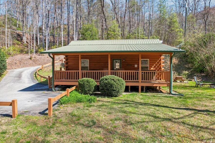 More Photos Of 33 Shepherds Creek rd, Bryson City Specialty For Sale