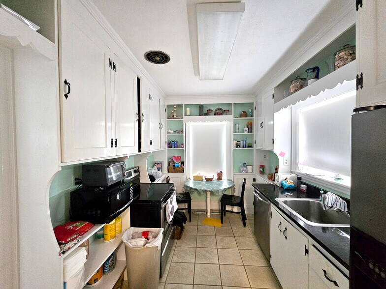 More Photos Of 423 Village Rd, Shallotte General Retail For Sale