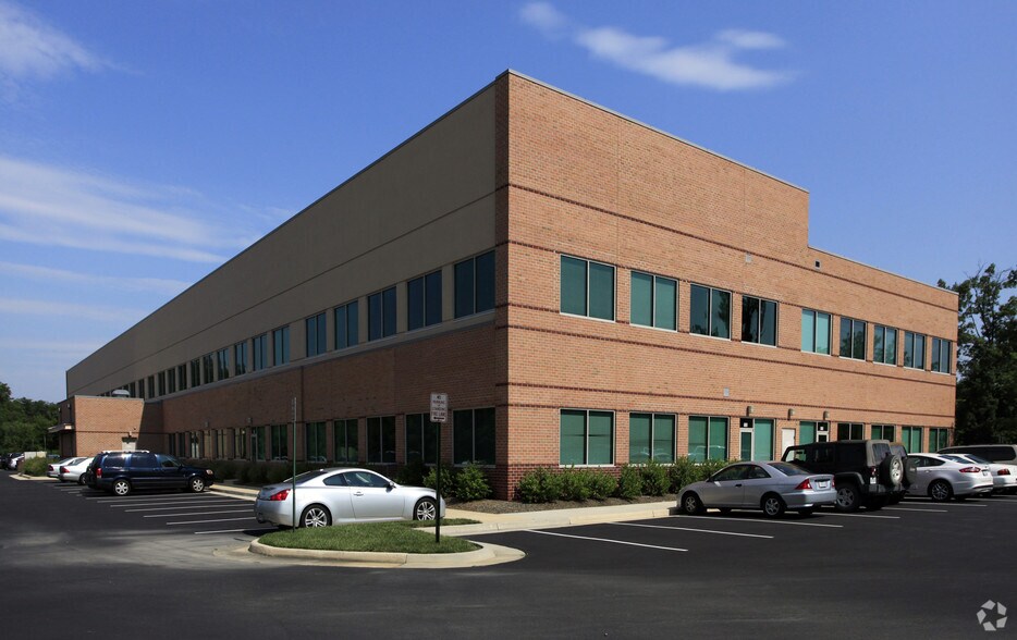 More Photos Of 22375 Broderick Dr, Sterling Office For Sale
