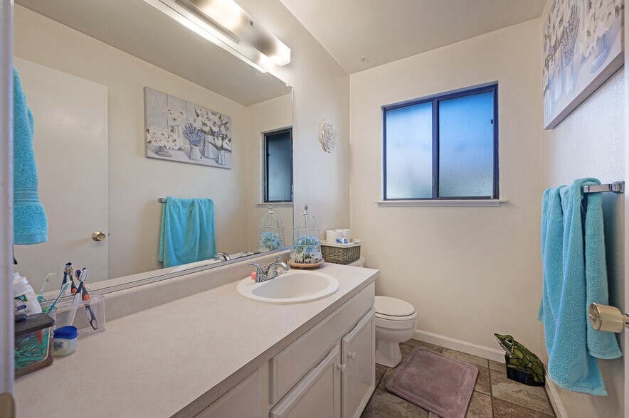 More Photos Of 1311 Prentice Dr, Healdsburg Multifamily For Sale