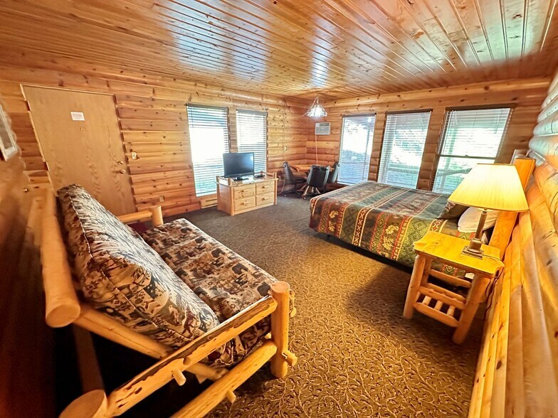 More Photos Of 38600 Highway 12 W, Lolo Hotel For Sale