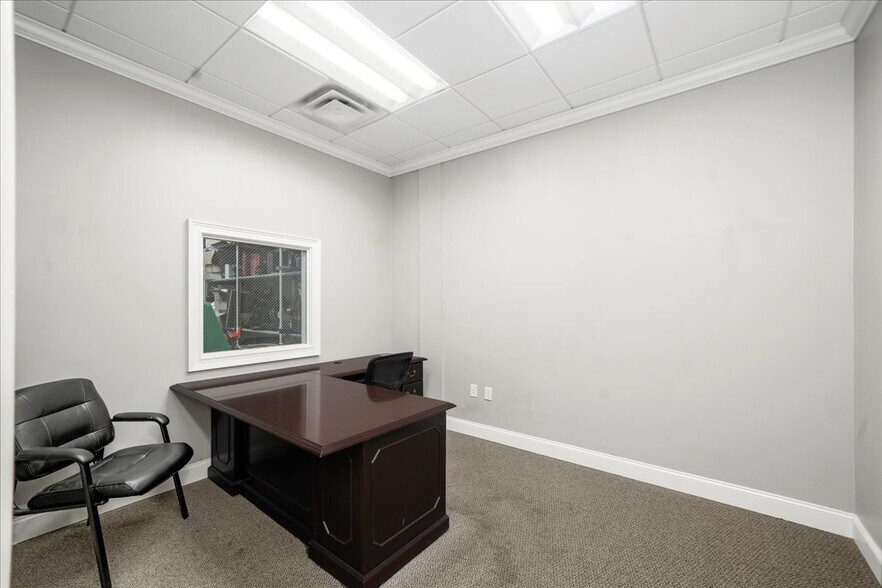More Photos Of 6535 Shiloh Rd, Alpharetta Light Distribution For Sale