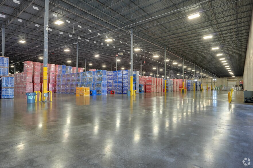 More Photos Of 6515 Ameriplex Dr, Portage Warehouse For Lease