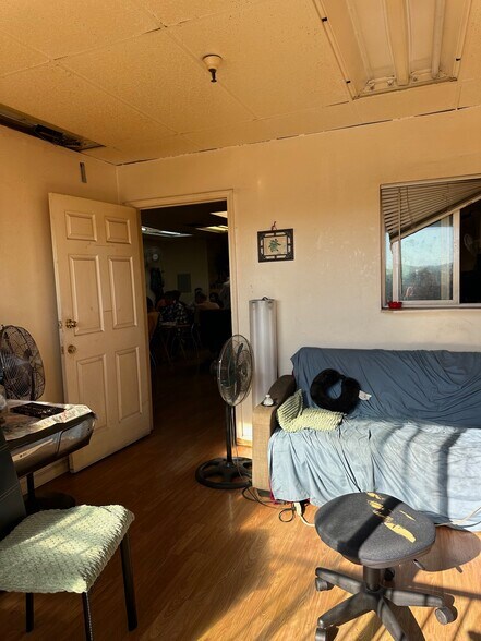 More Photos Of 328 7th St, Oakland Storefront Retail Office For Lease