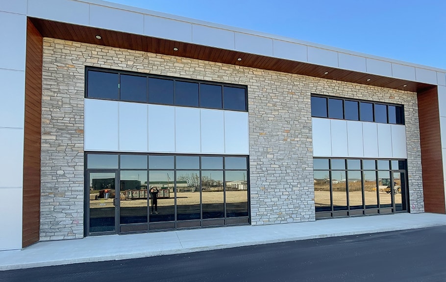 More Photos Of 4945 Portage Av, Headingley Flex For Lease