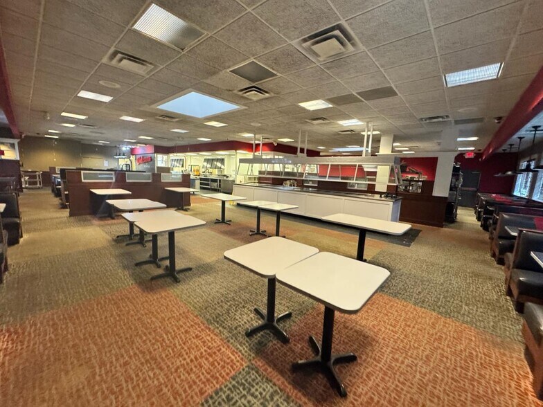 More Photos Of 408 Market Square Dr, Maysville Restaurant For Sale