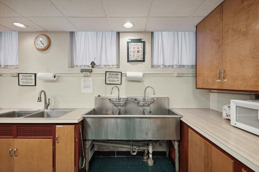 More Photos Of 725 Navarre Ave, Toledo Religious Facility For Sale